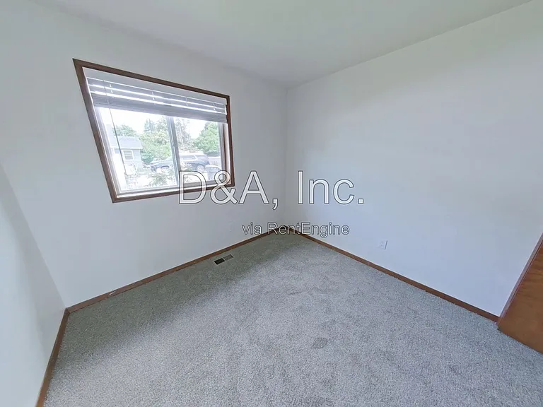1451 Cedar St — Photo 8