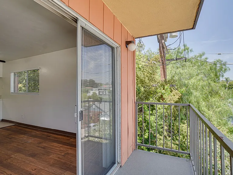 Florida Place — Photo 17