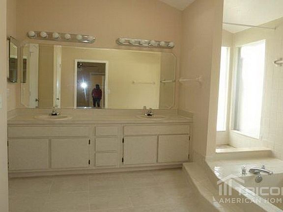 4th image of 7669 Holly Oak Ct