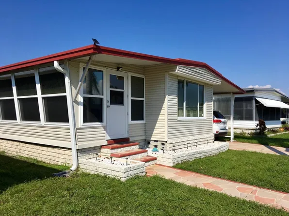 13225 101st St #333, Largo, FL 33773