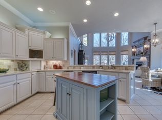 3942 Lawnwoods Dr, Des Moines, IA 50310