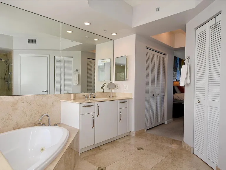 2051 SE 3rd St #509 — Photo 35