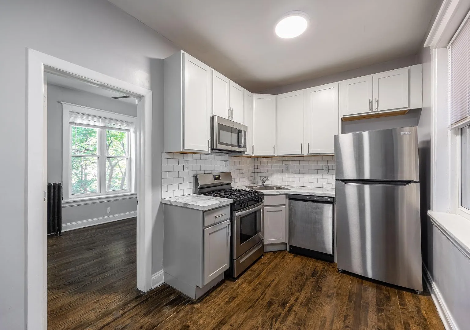 3 bed, 1250 sqft, $2,800 — Photo 1