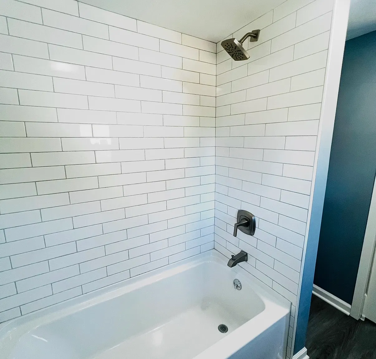 3 bed, 1.5 bath, 936 sqft, $1,900 — Photo 2