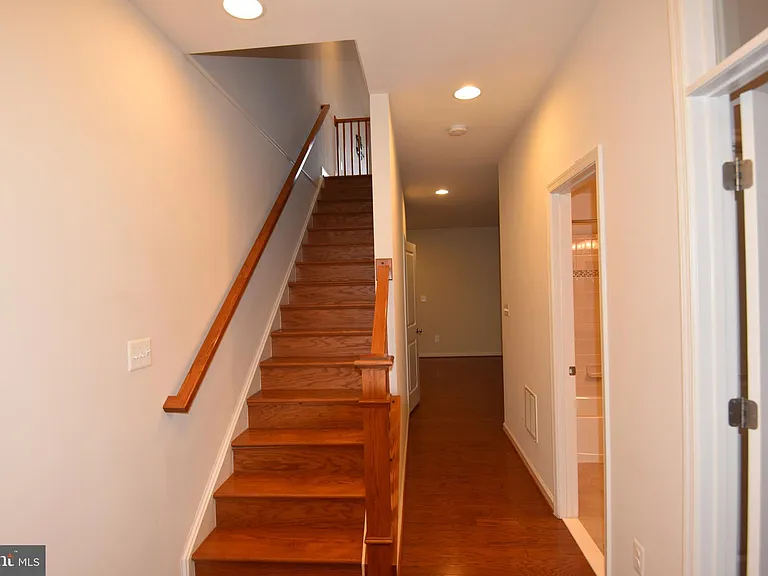 20425 Codman Dr — Photo 17