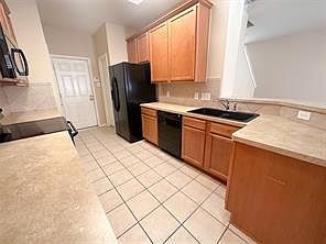 3rd image of 14420 Birch Knoll Ln
