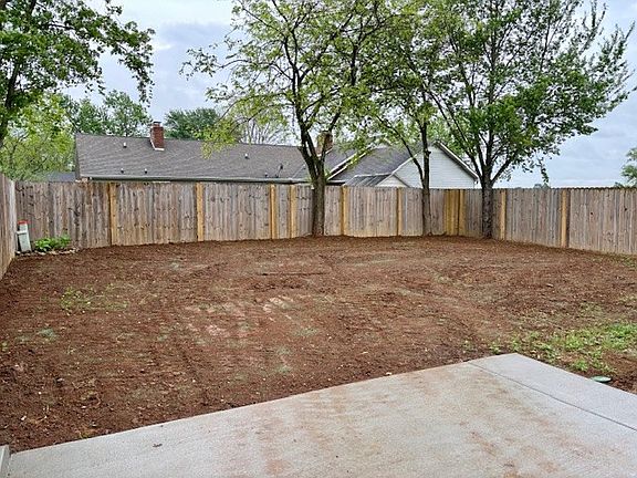 4th image of 1821 Violet Ct