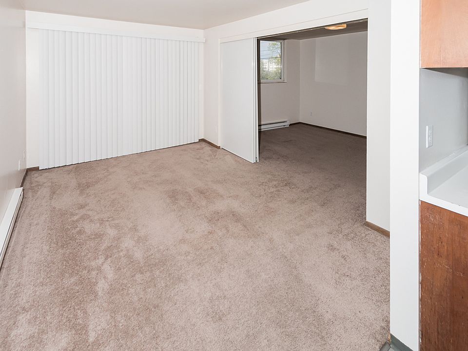 1st image of 5035 15th Ave NE APT 204