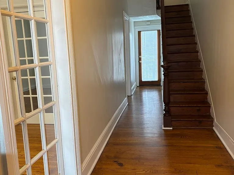210-212 N Potomac St — Photo 26