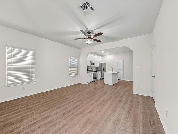 2nd image of 710 W Dallas St