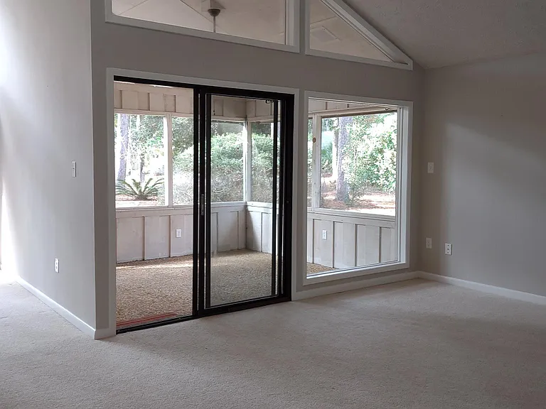 13 Village Green Cir — Photo 7