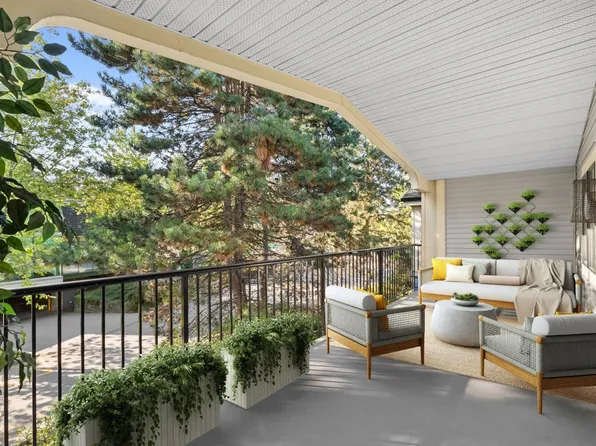 102 Begin St #404, Coquitlam, BC V3K 4V2
