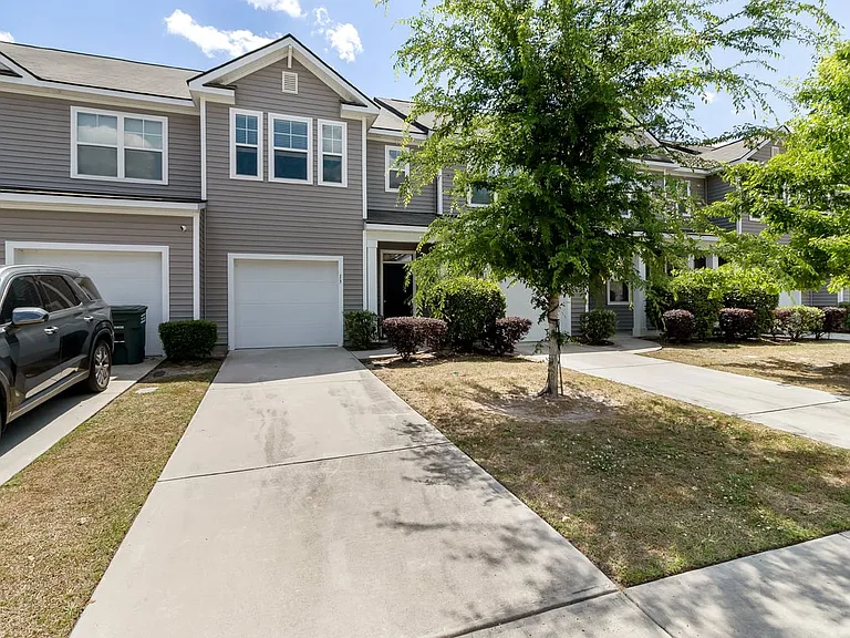 13 Villas Of Garrard Dr — Photo 1