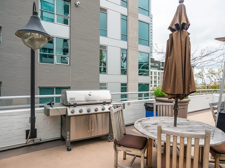 253 10th Ave #427 — Photo 31