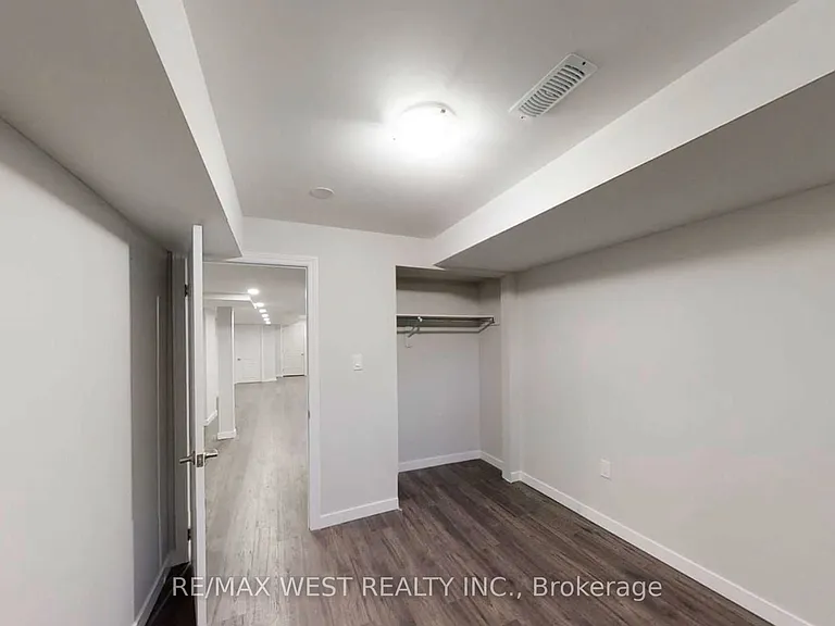 26 Hines St — Photo 33