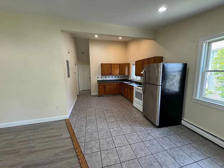 1-3 Yeaton Pl — Photo 6