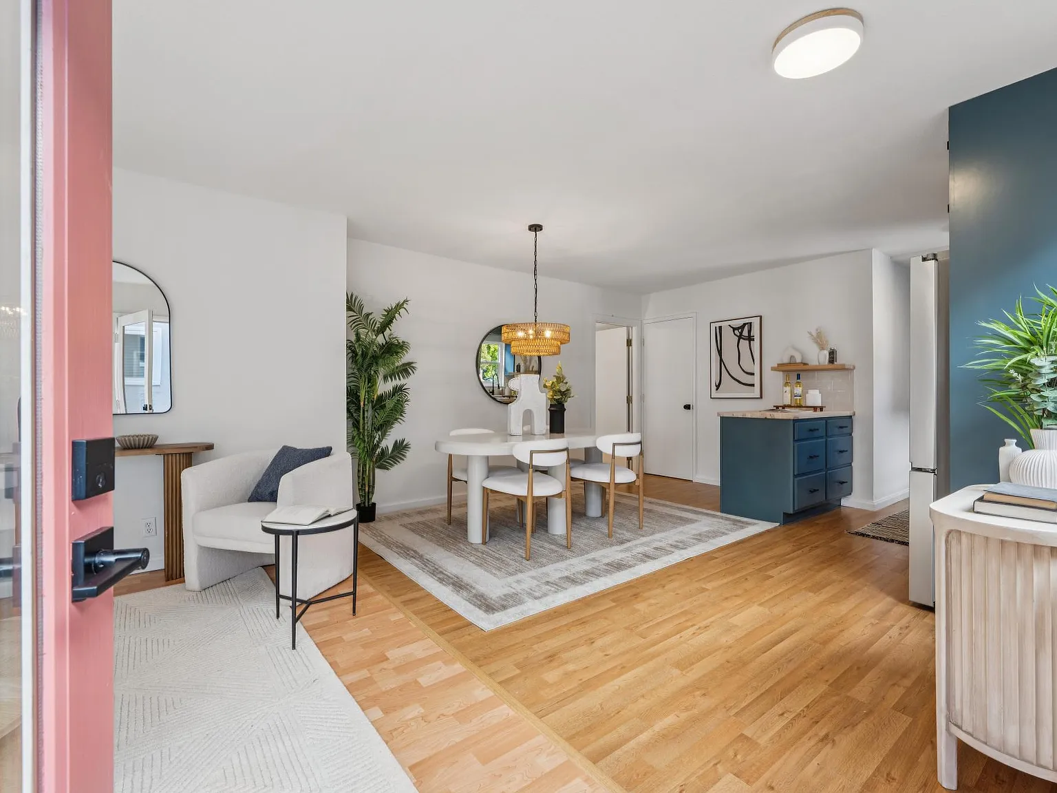 3 bed, 1.5 bath, 1031 sqft, $4,395 — Photo 4