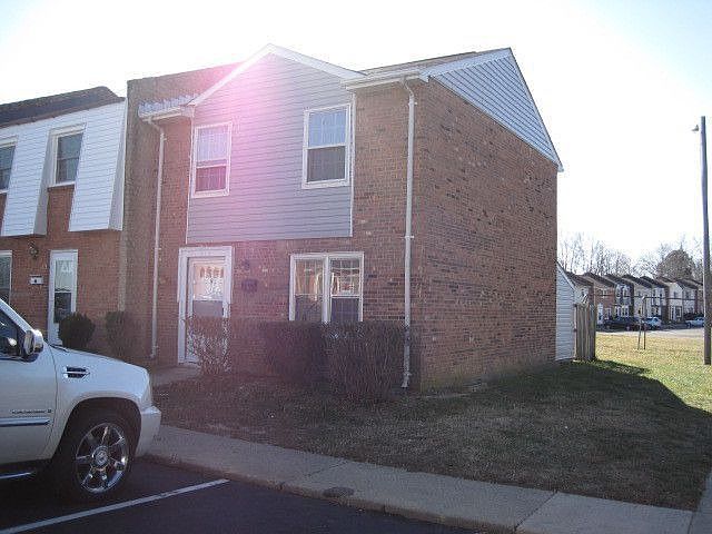 1st image of 411 Chadwick Ct