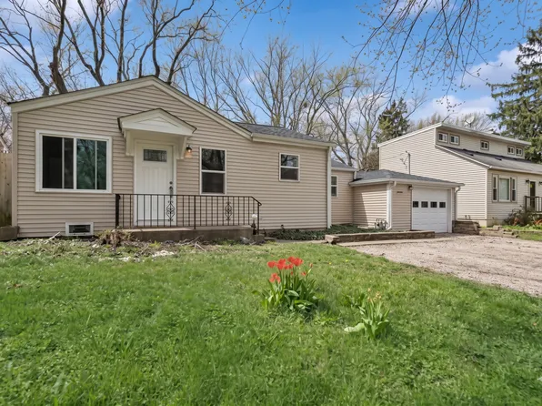 36912 N Lawrence Dr, Lake Villa, IL 60046