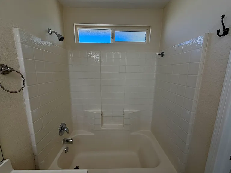 1561 Rebecca Ln — Photo 31