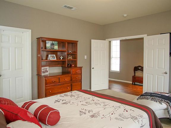 4th image of 1116 Sea Pines Dr