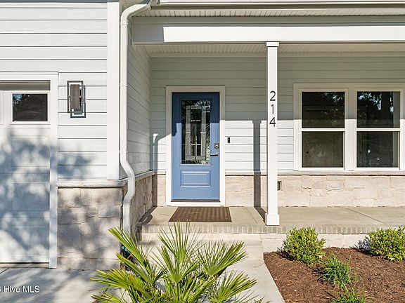 3rd image of 214 NE 38th Street