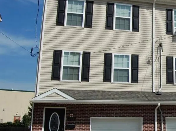 327 S Adams St, West Chester, PA 19382