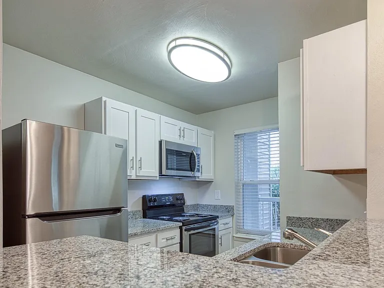 One Central Apartment Homes — Photo 14