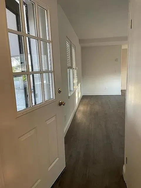 2 bed, 900 sqft, $1,600 — Photo 4