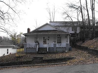 2nd image of 319 Vandorn St