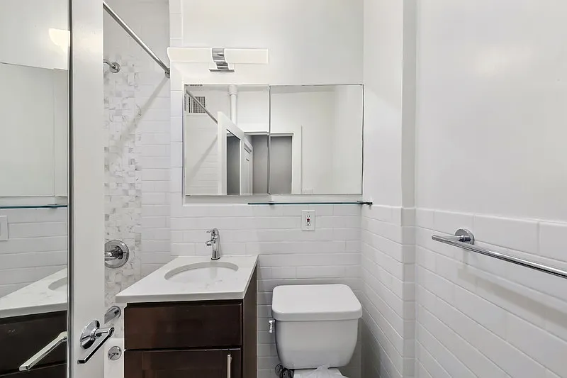 1582 First Avenue — Photo 4