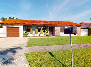 11221 SW 138th Ter, Miami, FL 33176