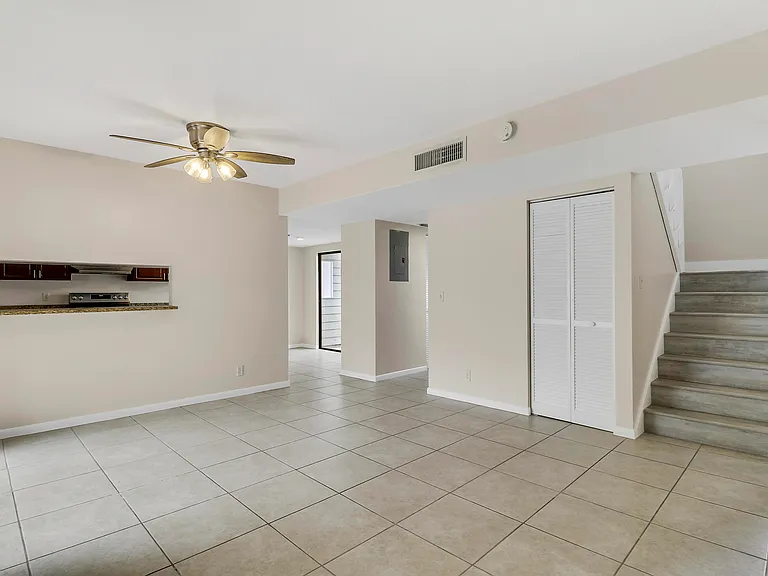202 Lakewood Dr #11B — Photo 12