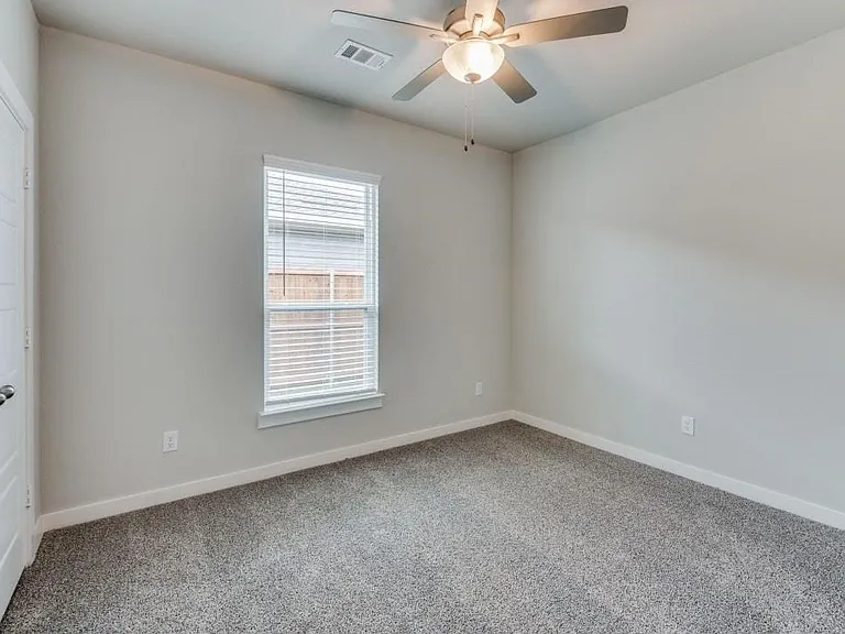 644 Blackland Dr — Photo 9