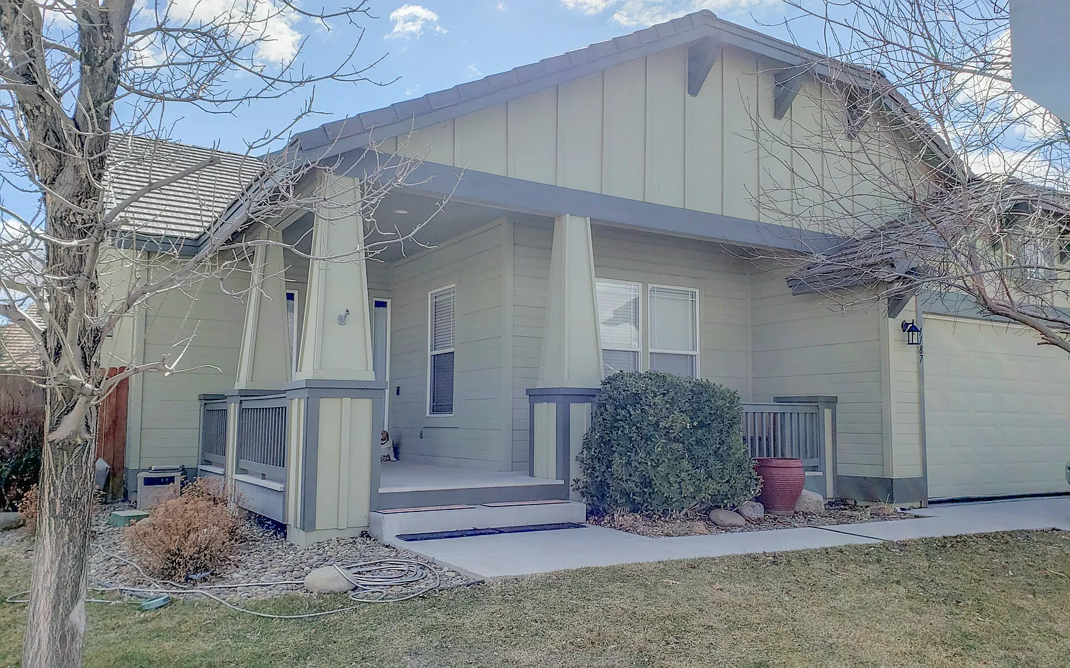 1187 Oasis Park Dr photo 1