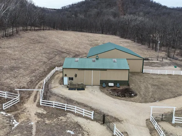 30530 Valleyview Rd, Dakota, MN 55925