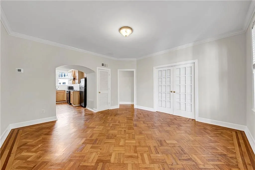 2 bed, 1.0 bath, 928 sqft, $2,300 — Photo 2