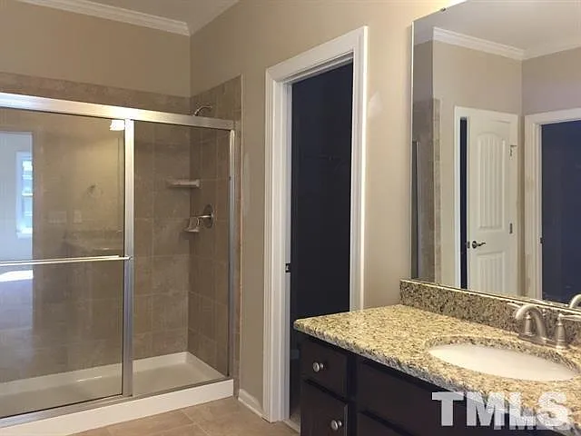 425 Daylin Dr — Photo 2