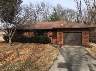 3535 Hoover Dr, Alton, IL 62002