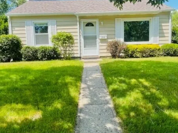 216 Whitcomb St, Kalamazoo, MI 49001