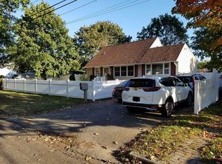 46 E Walnut St, Central Islip, NY 11722