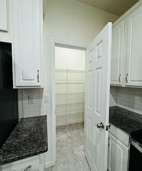 2682 Chantilly Ave — Photo 28