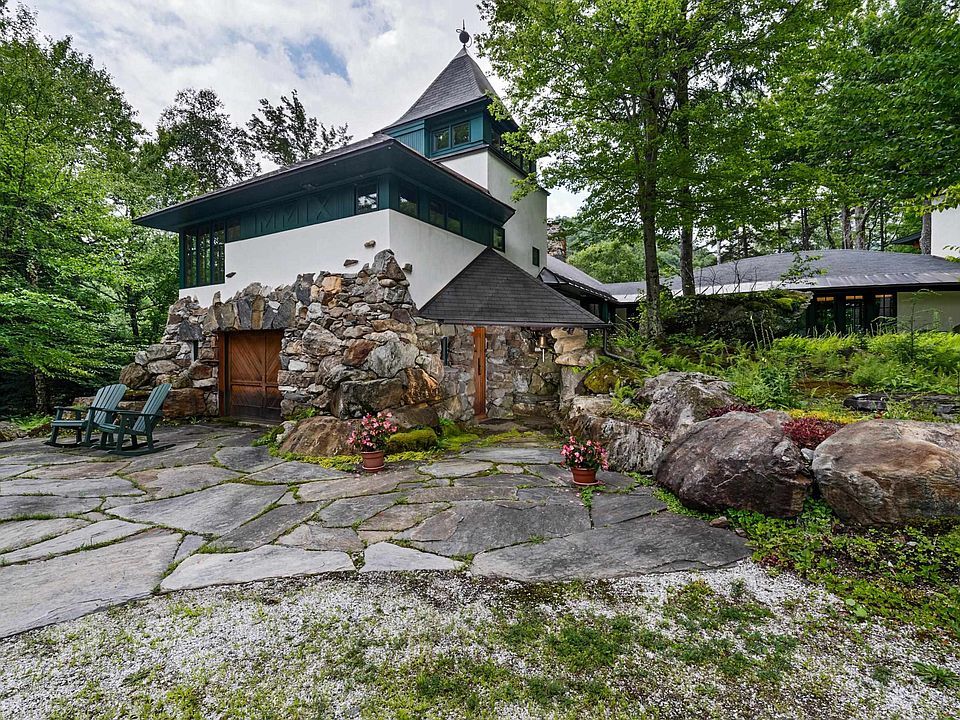 1st image of 324 Fellows Road