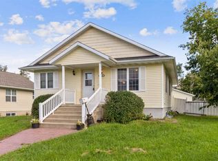1022 7th St SE, Cedar Rapids, IA 52401