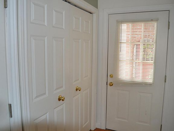 4th image of 17589 Parkplace Cir
