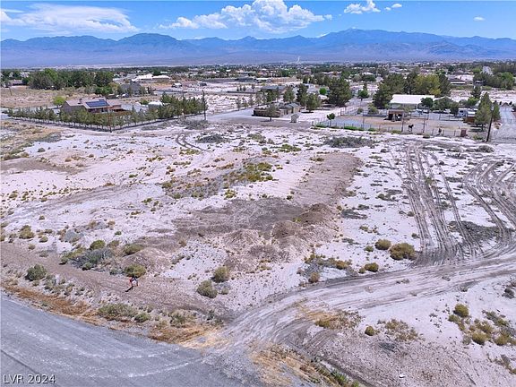 3rd image of 2271 S Toiyabe Ave