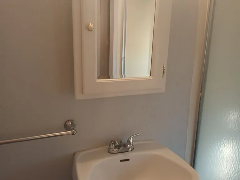 617 Douglas St — Photo 9