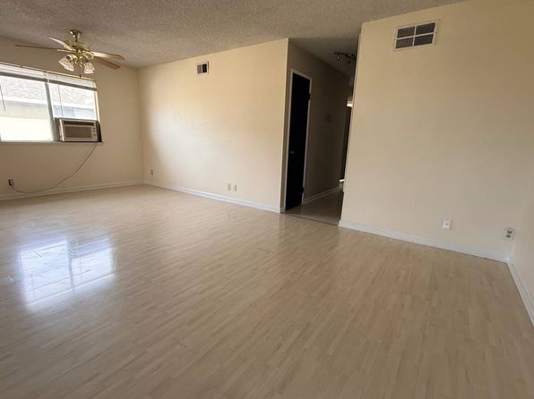 2346 Warfield Way Unit B