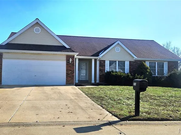 533 Hidden Lake Dr, Saint Peters, MO 63304