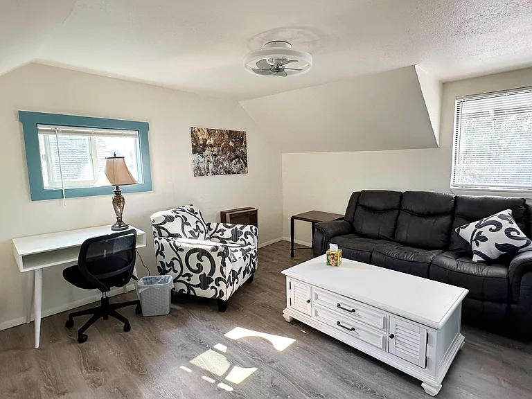 919 Tilden St #2 — Photo 5